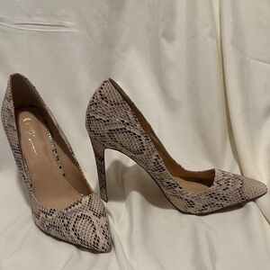 Chic Snakeskin Patterned Heels